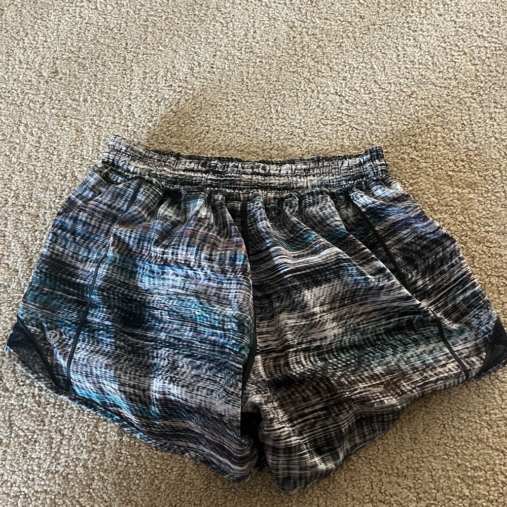 Lululemon hotty hots, size 6, length 4